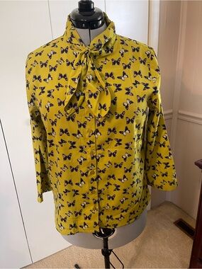 EUC Circus brand Size 16 (Sold through Modcloth) 1940’s inspired Ascot blouse.